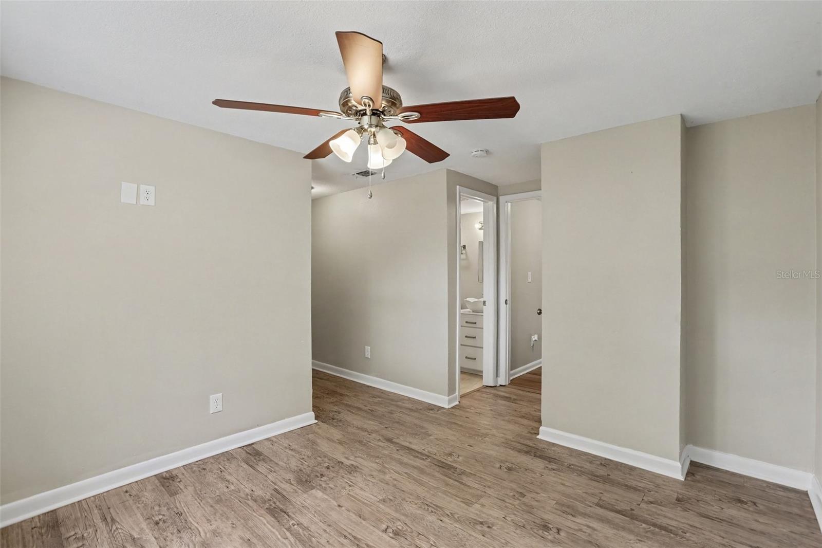 603 HIGHVIEW TER N — photo 13