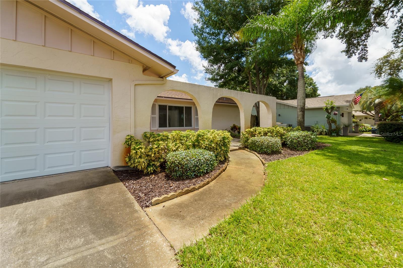 2419 TIMBERCREST CIR W — photo 5