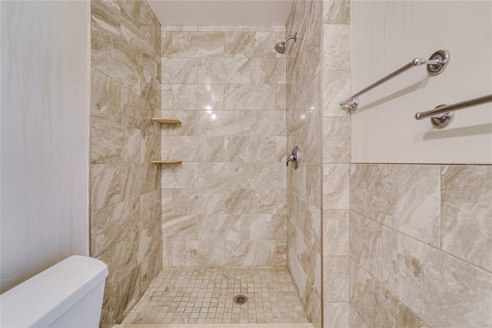 2419 TIMBERCREST CIR W — photo 31