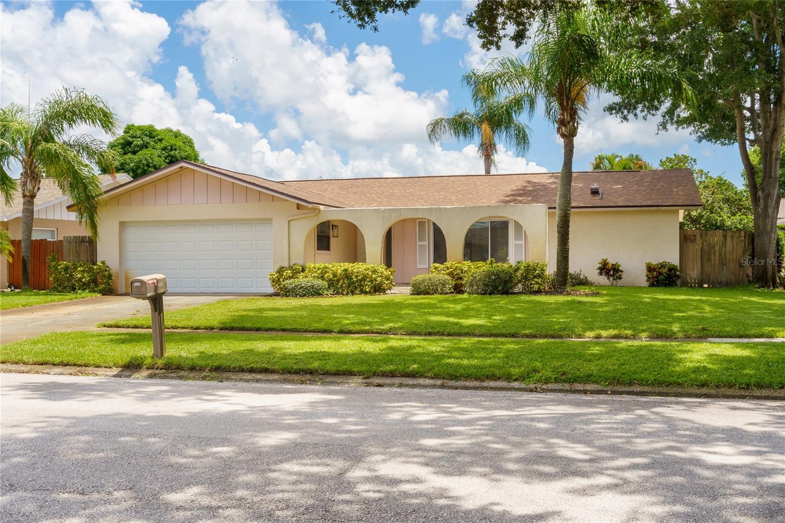2419 TIMBERCREST CIR W — photo 2