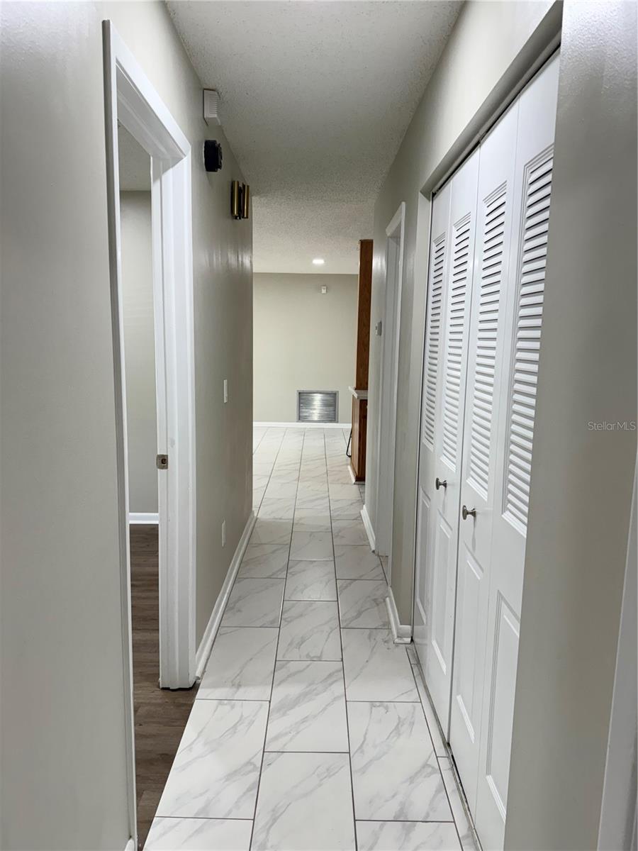 8209 VASSAR CIR — photo 5