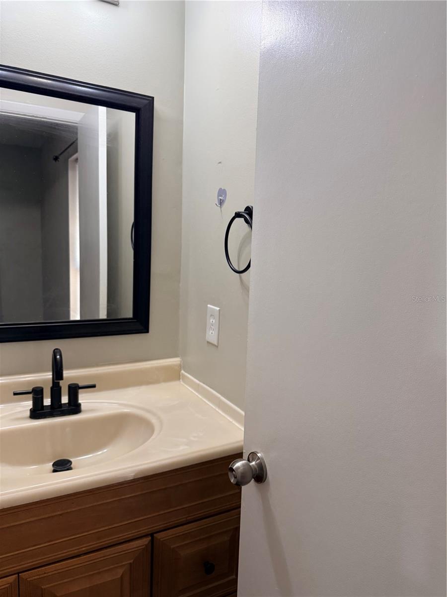 8209 VASSAR CIR — photo 9