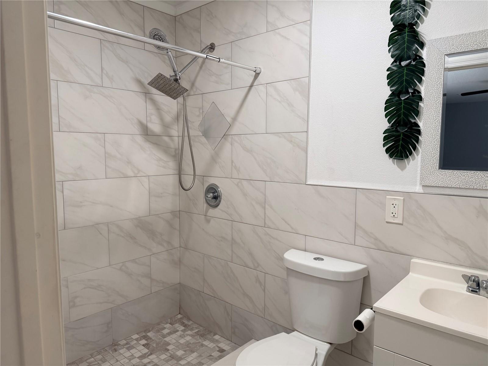 8209 VASSAR CIR — photo 21