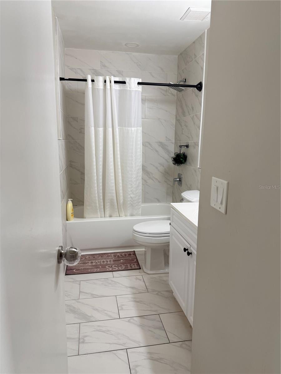 8209 VASSAR CIR — photo 13