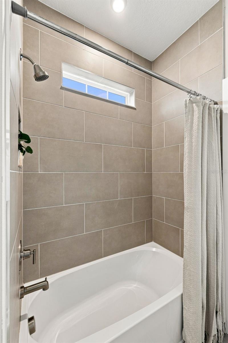5633 DARTMOUTH AVE N — photo 14
