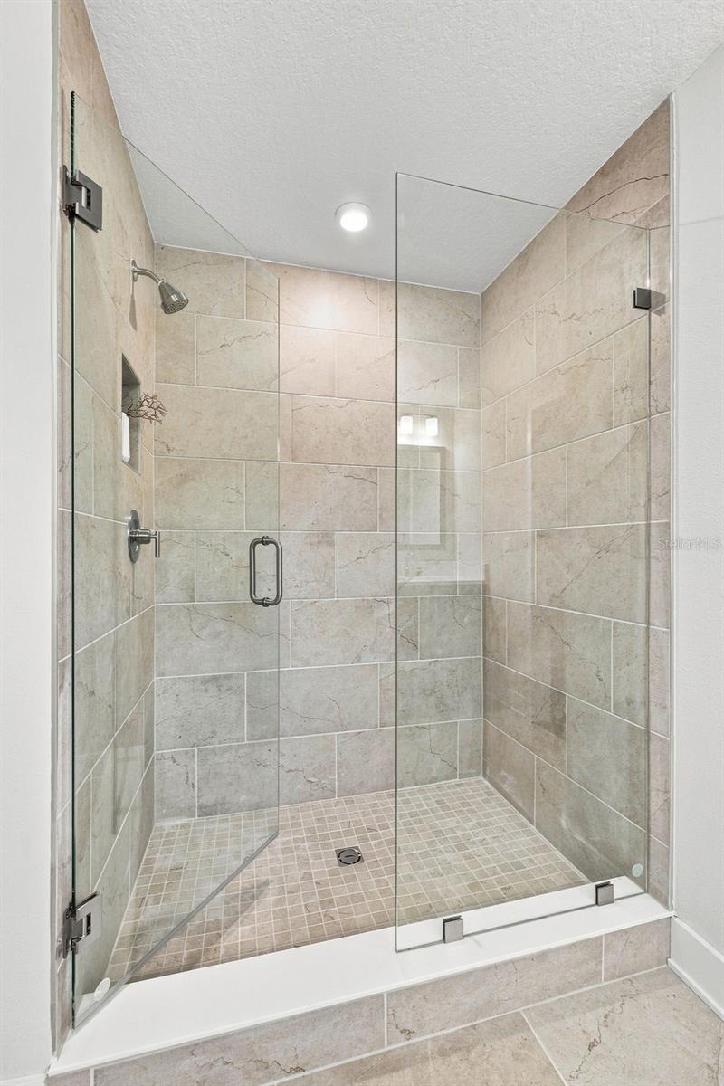 5633 DARTMOUTH AVE N — photo 23