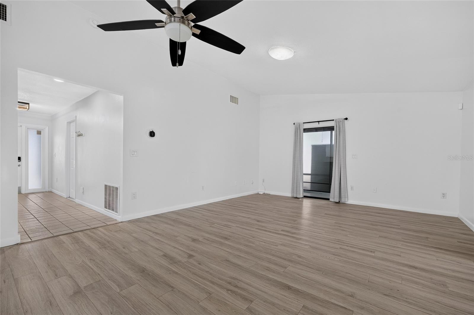3917 SAWYERWOOD RD — photo 6