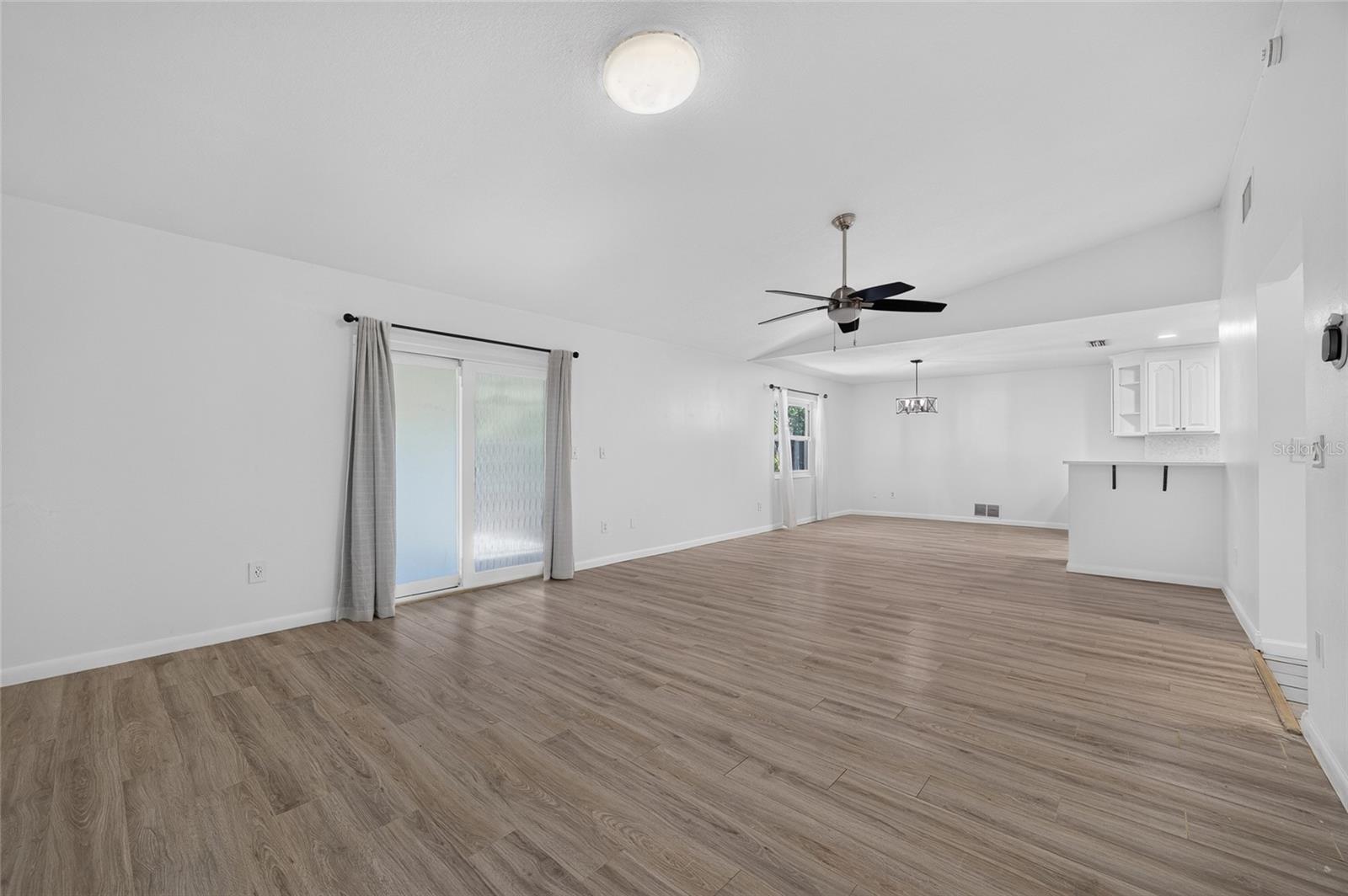 3917 SAWYERWOOD RD — photo 8