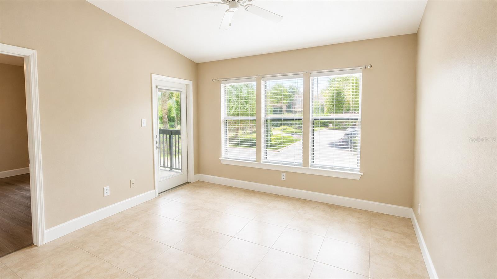 4033 CROCKERS LAKE BLVD #1923 — photo 2