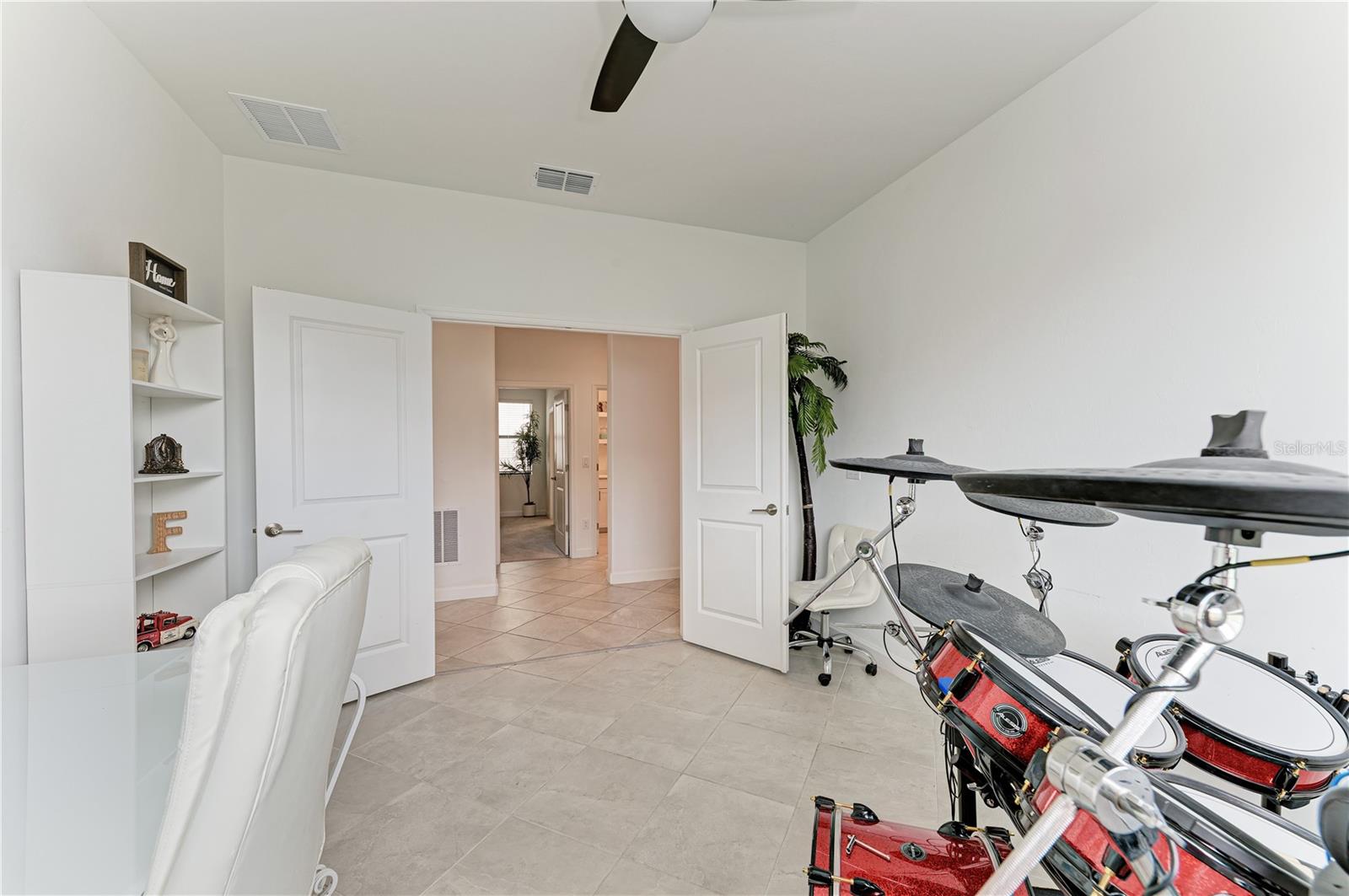 5212 BLUE CRUSH ST — photo 29
