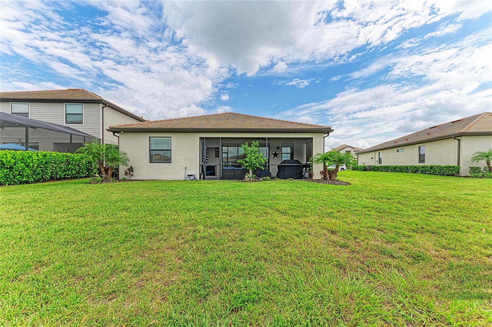 5212 BLUE CRUSH ST — photo 35