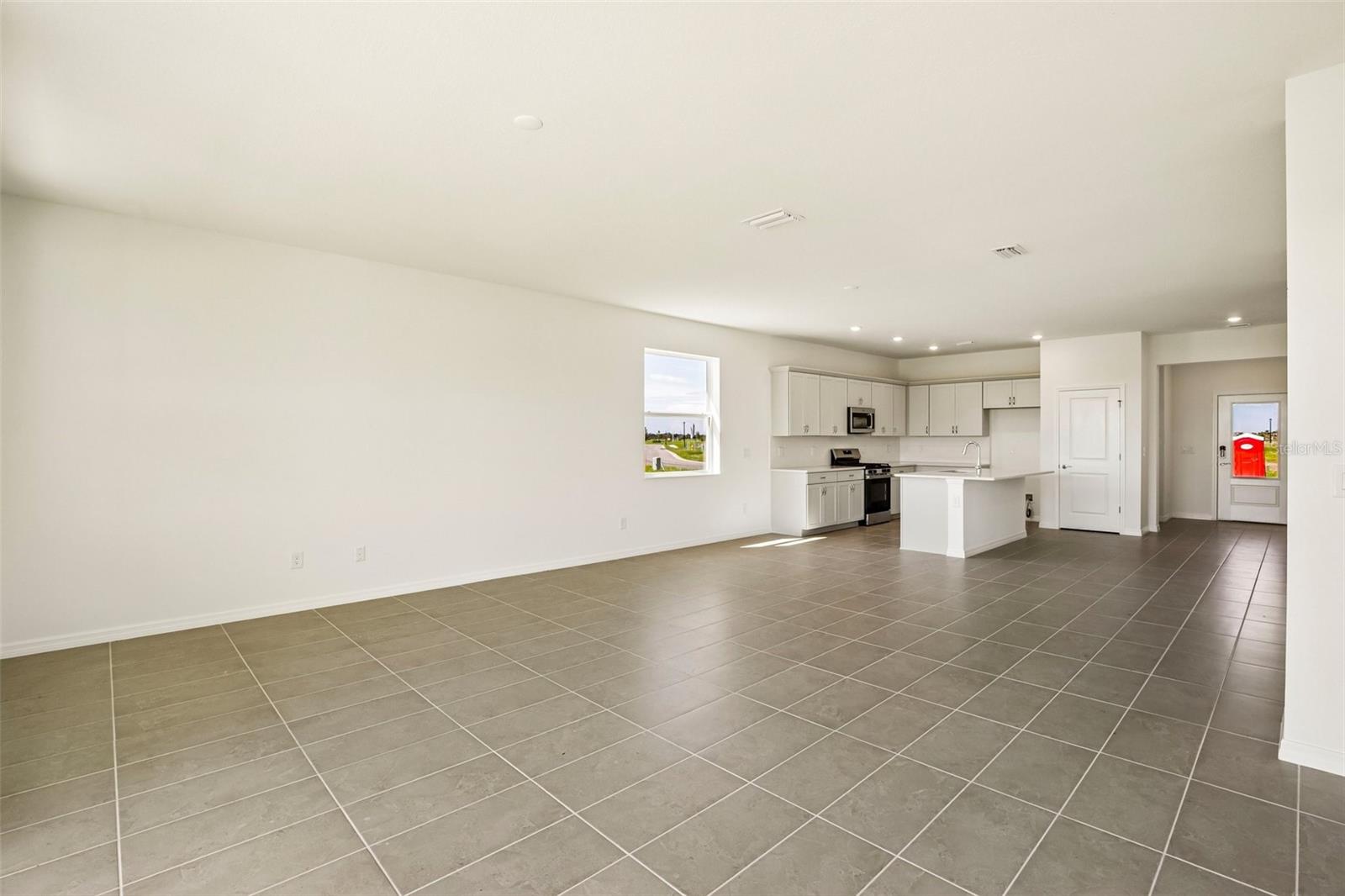 13740 BERTRAND AVE — photo 9