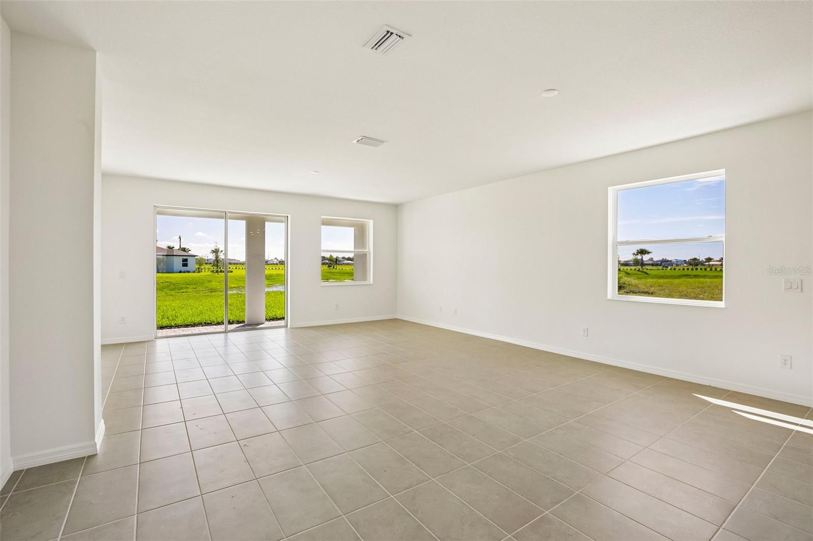 13740 BERTRAND AVE — photo 11