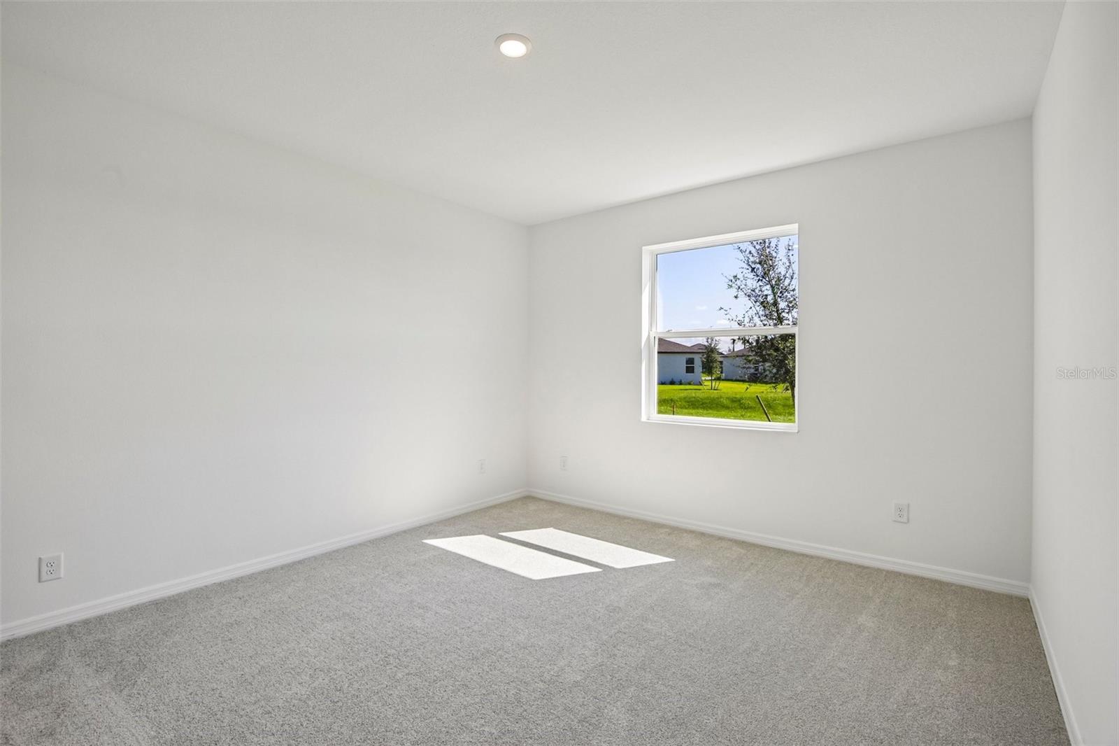 13740 BERTRAND AVE — photo 15