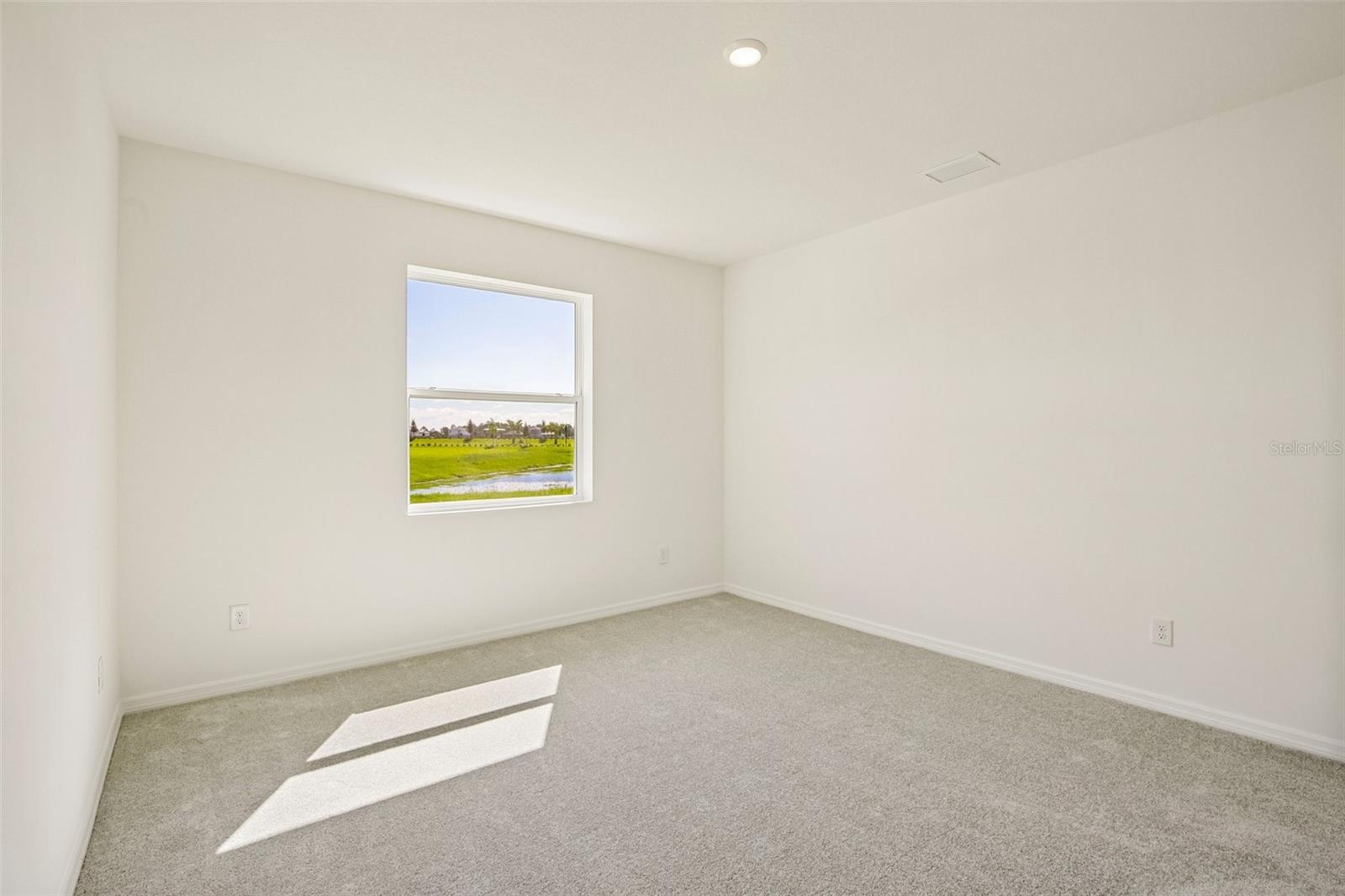 13740 BERTRAND AVE — photo 18