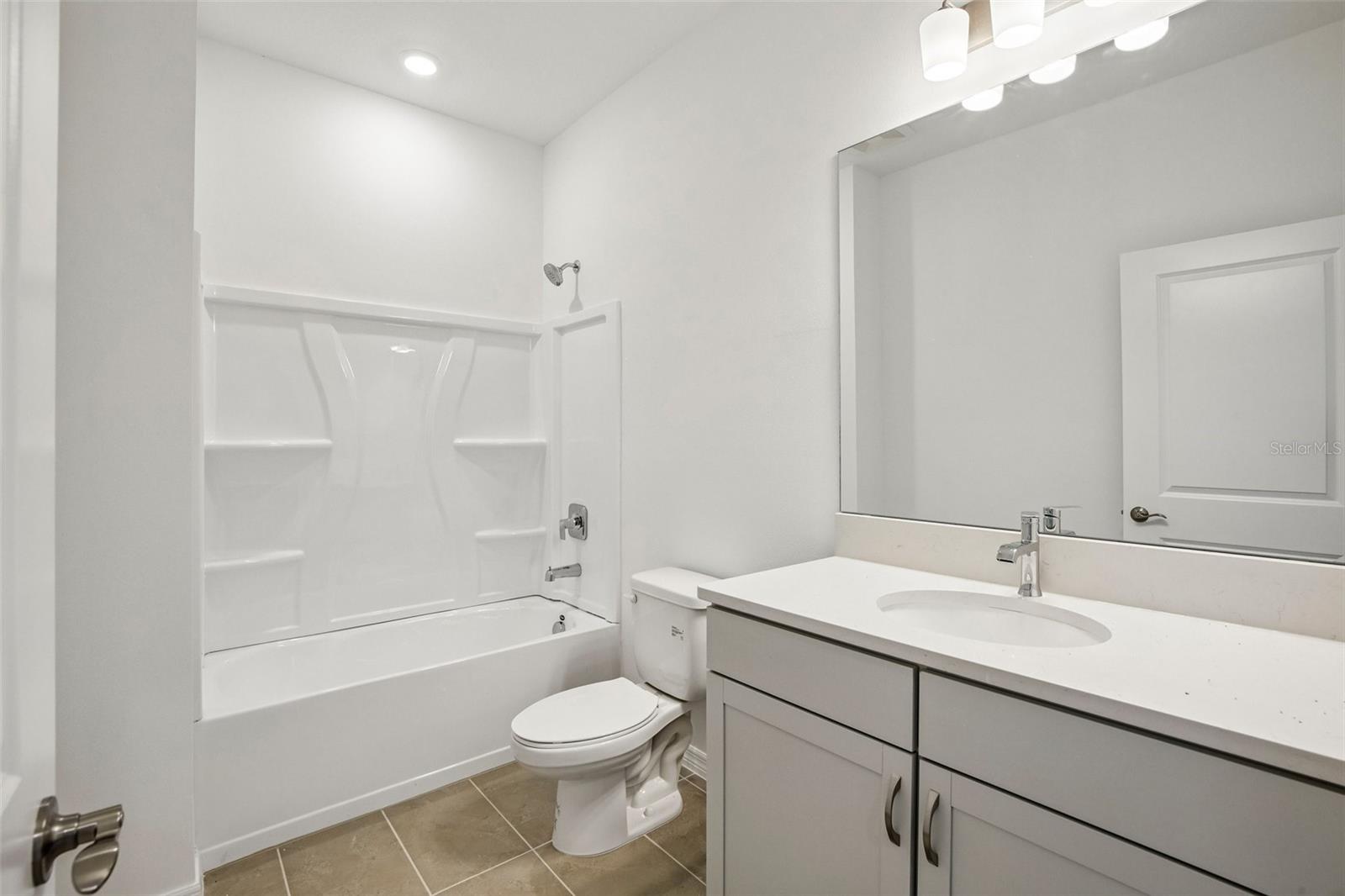 13740 BERTRAND AVE — photo 21