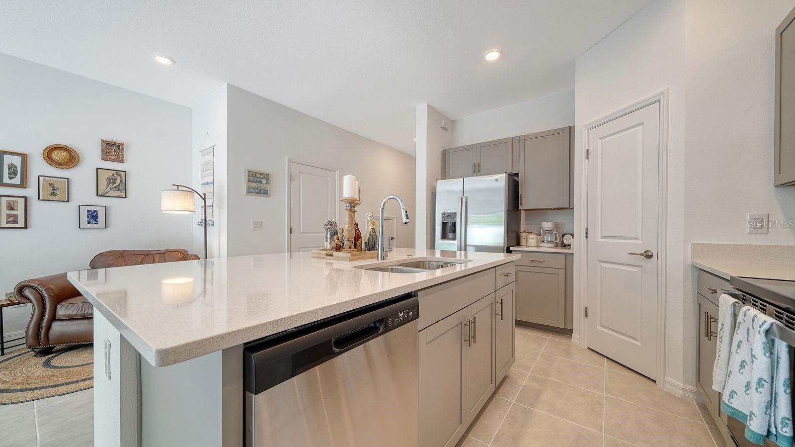 9068 DRIVEN SNOW ST — photo 17