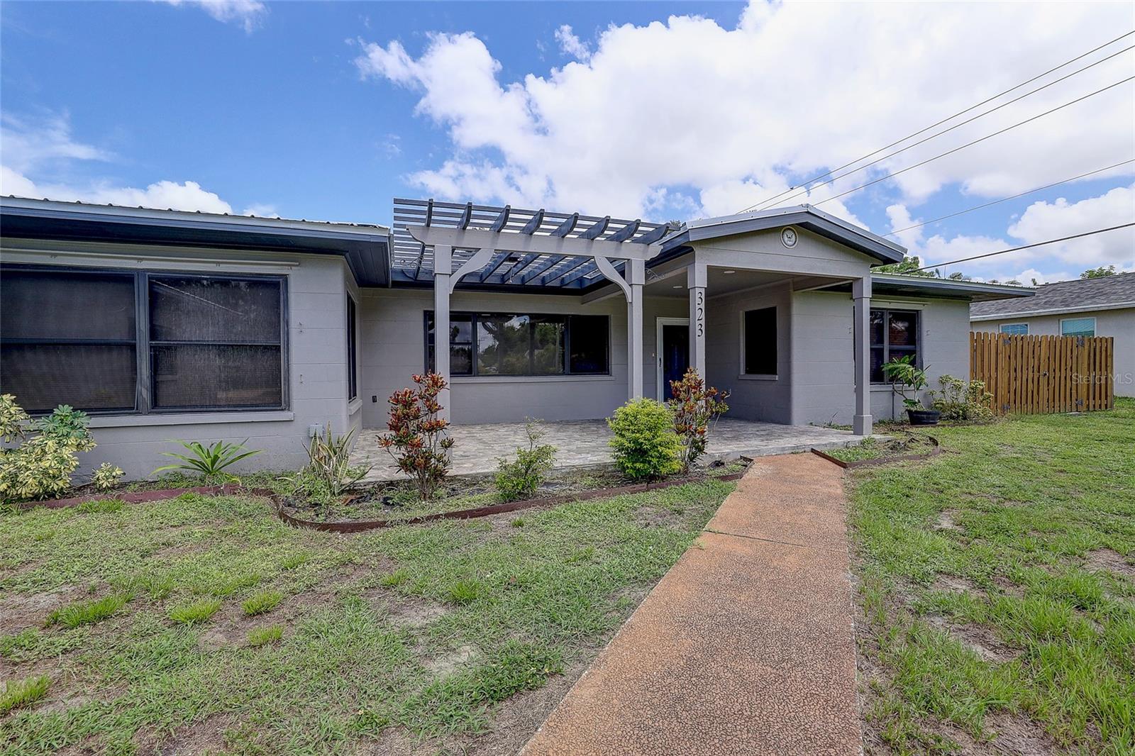 323 SUWANEE AVE — photo 3