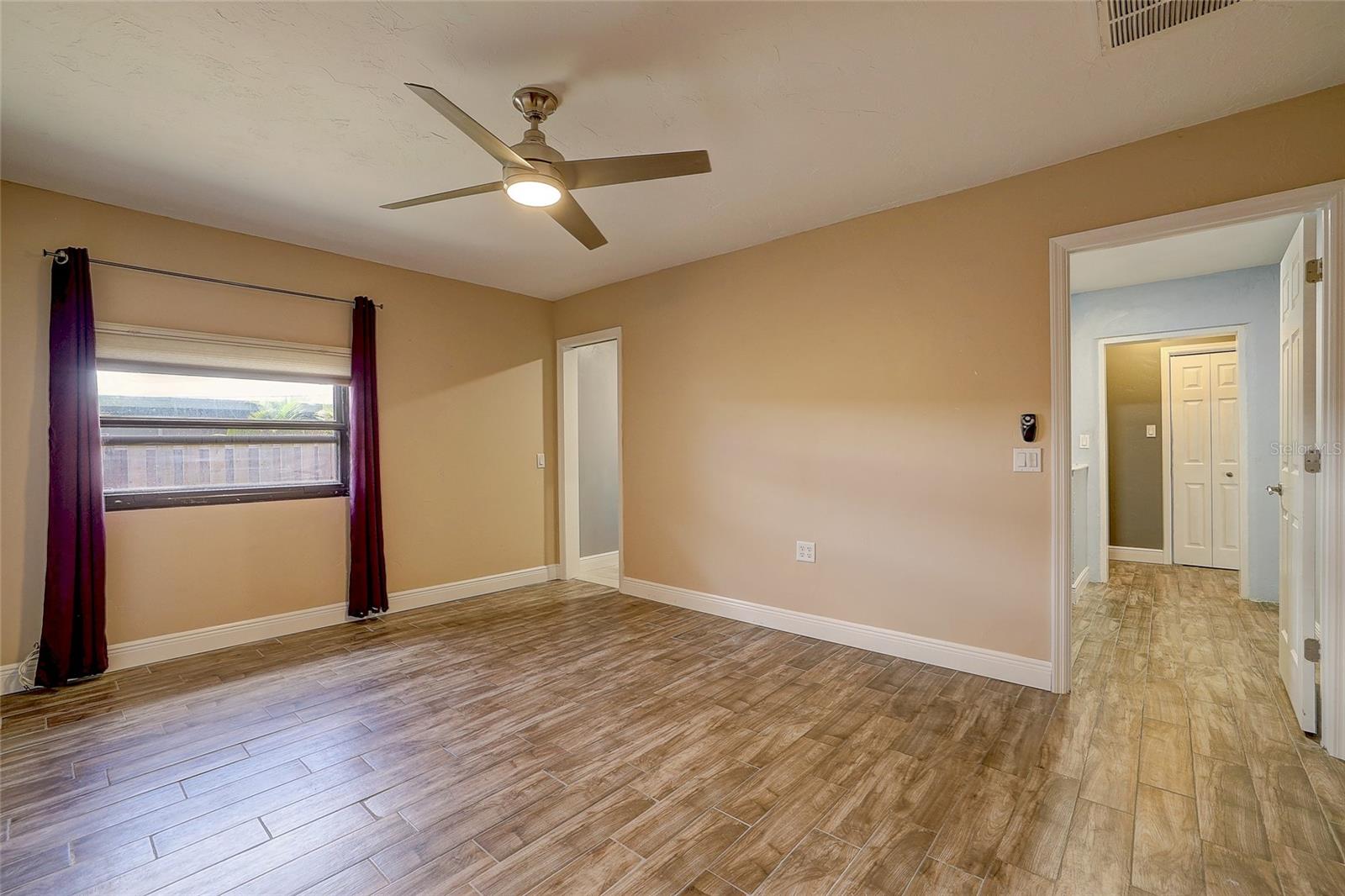 323 SUWANEE AVE — photo 49