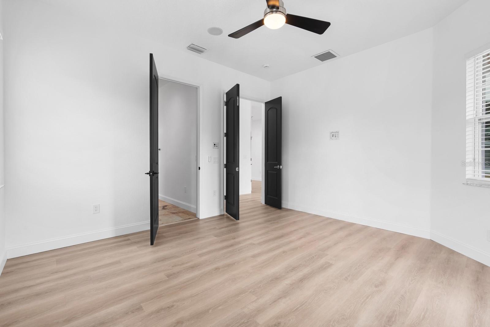 11250 MCMULLEN RD — photo 8