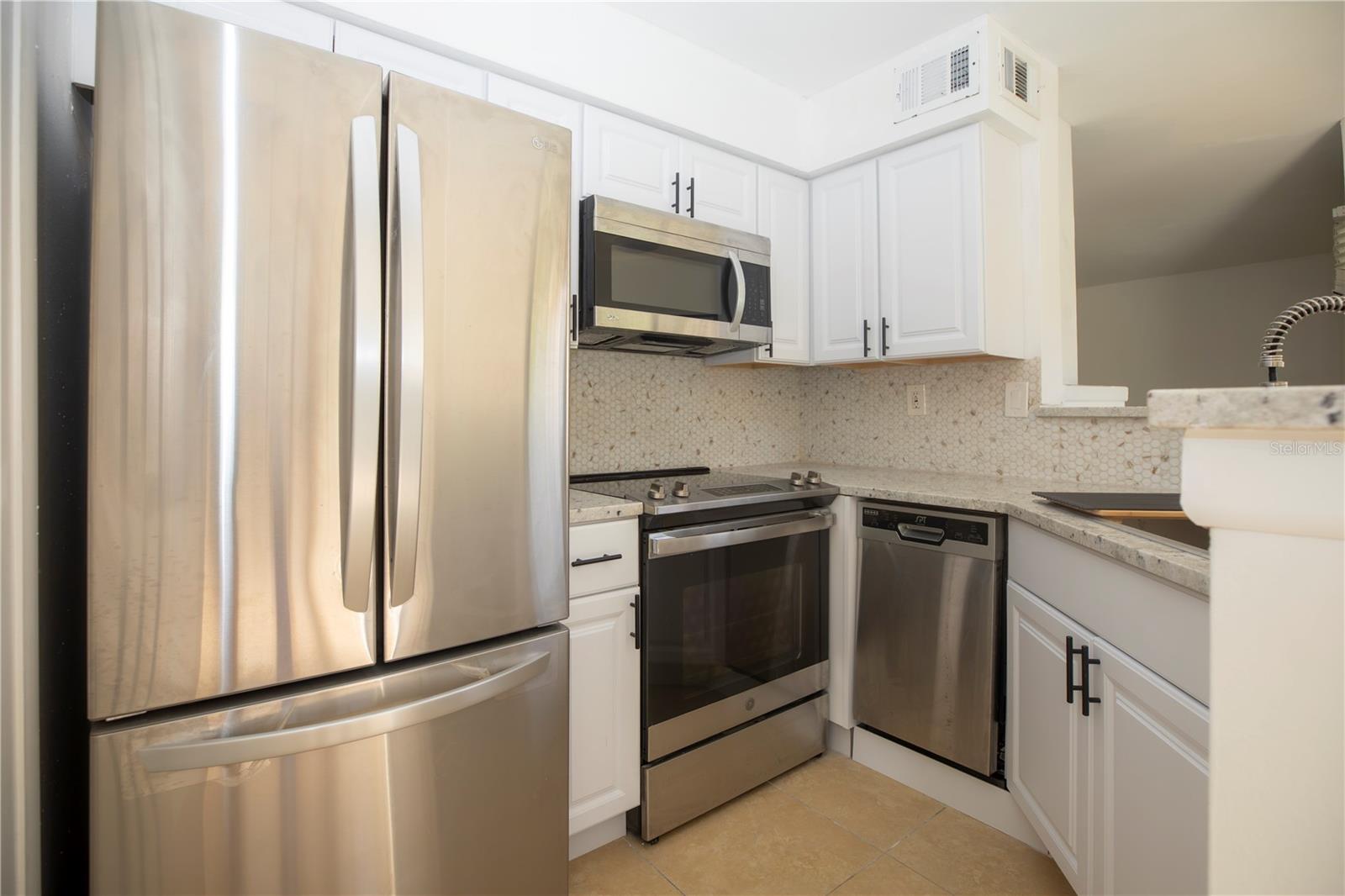 8711 FANCY FINCH DR #101 — photo 6