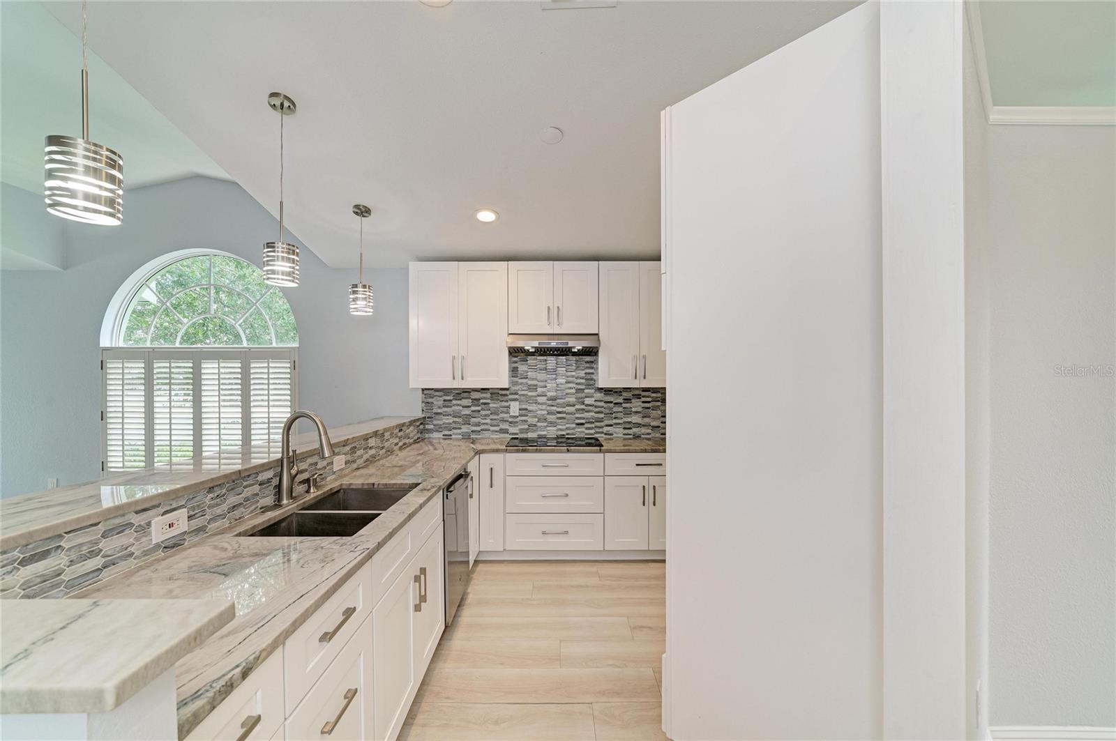 7488 ELEANOR CIR — photo 24