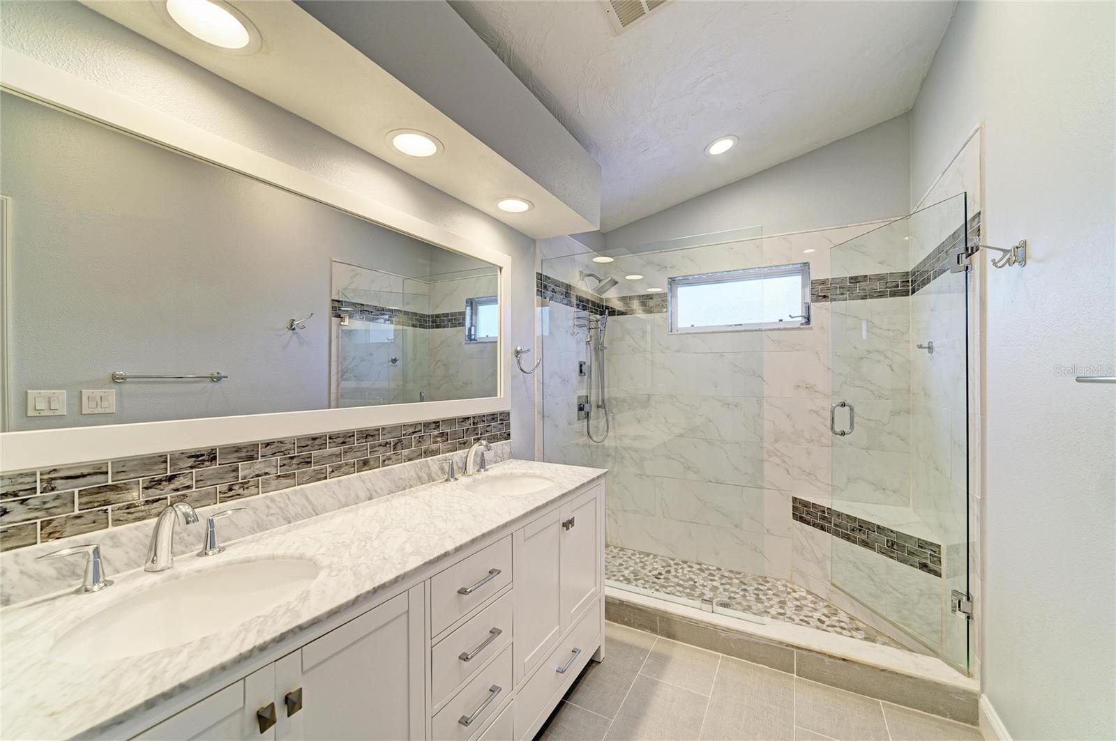 7488 ELEANOR CIR — photo 37