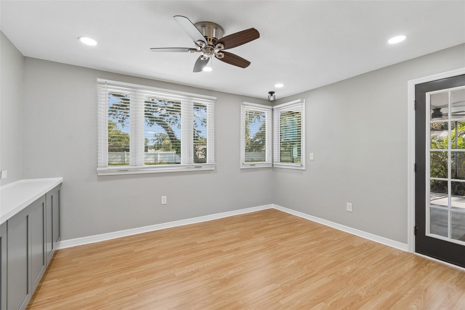 9329 AMAZON DR — photo 10