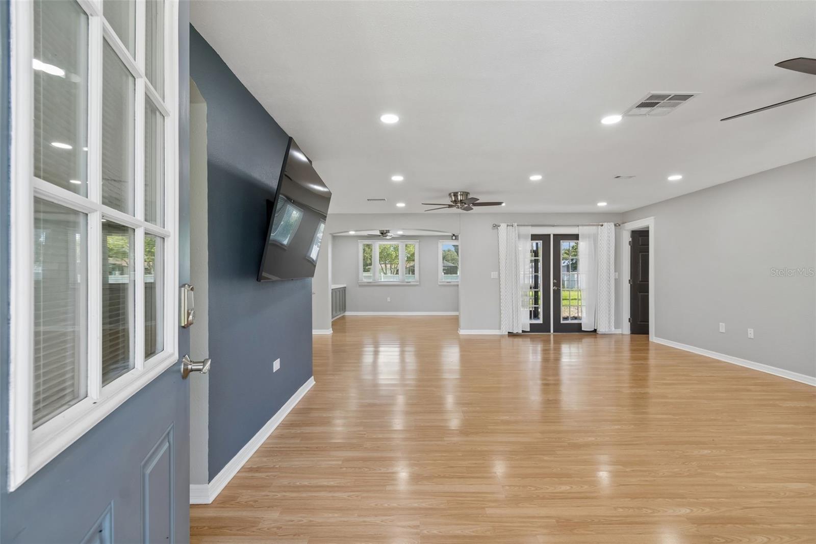 9329 AMAZON DR — photo 4