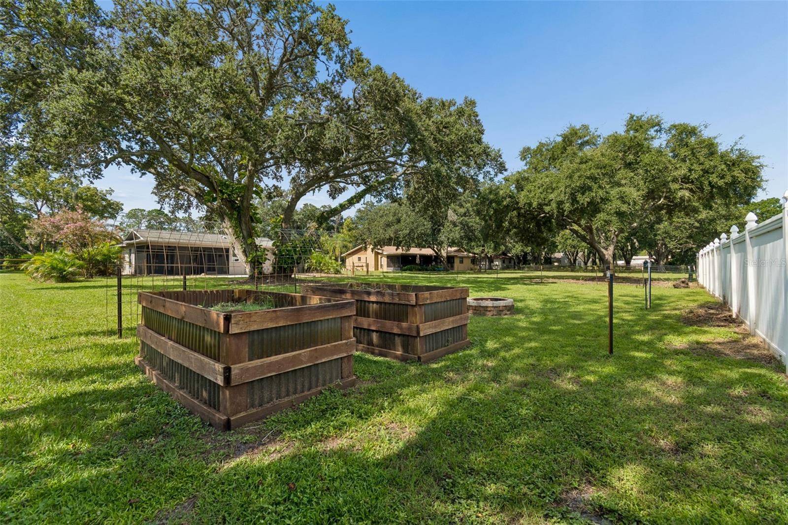 9329 AMAZON DR — photo 39