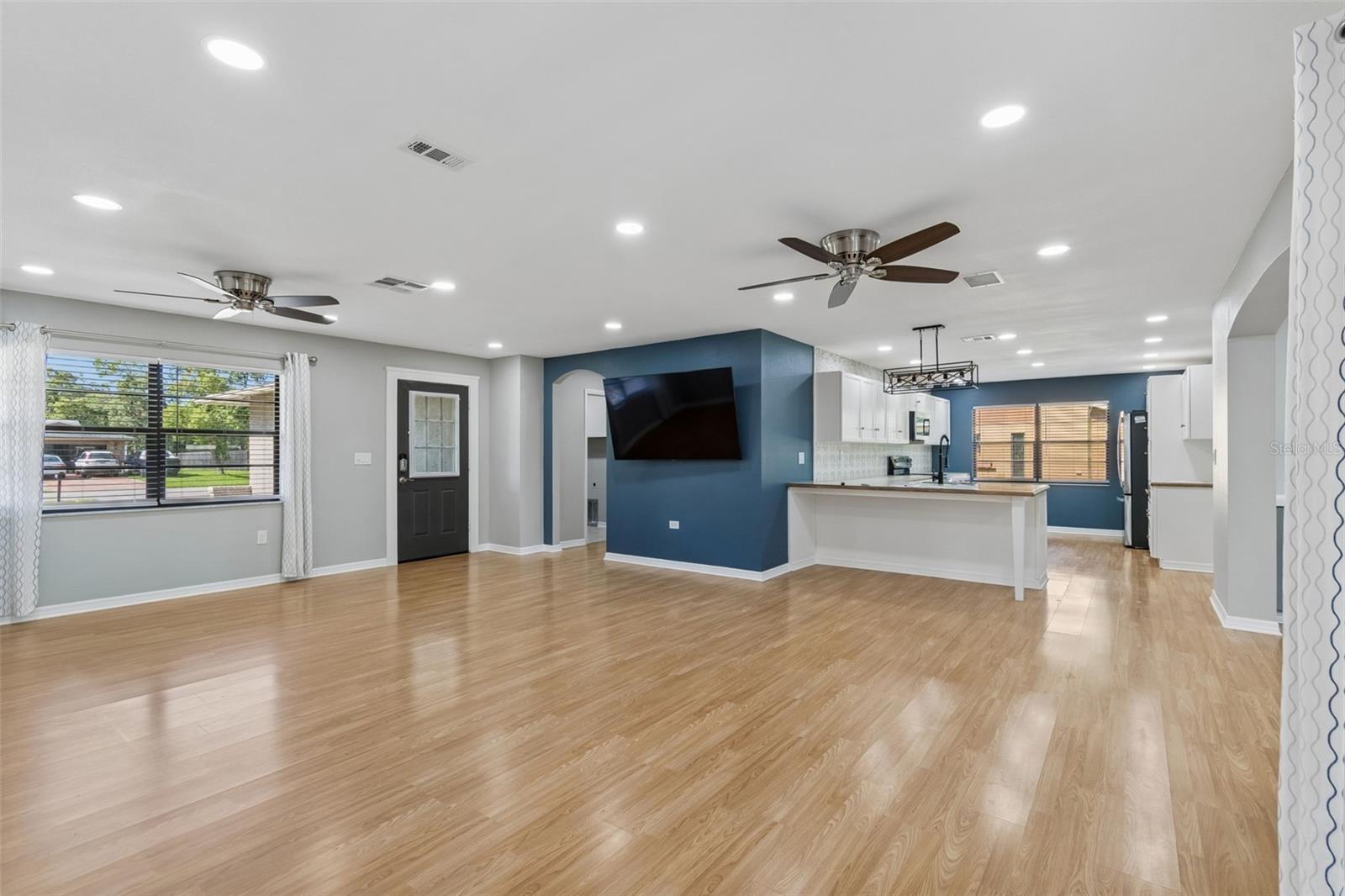 9329 AMAZON DR — photo 6