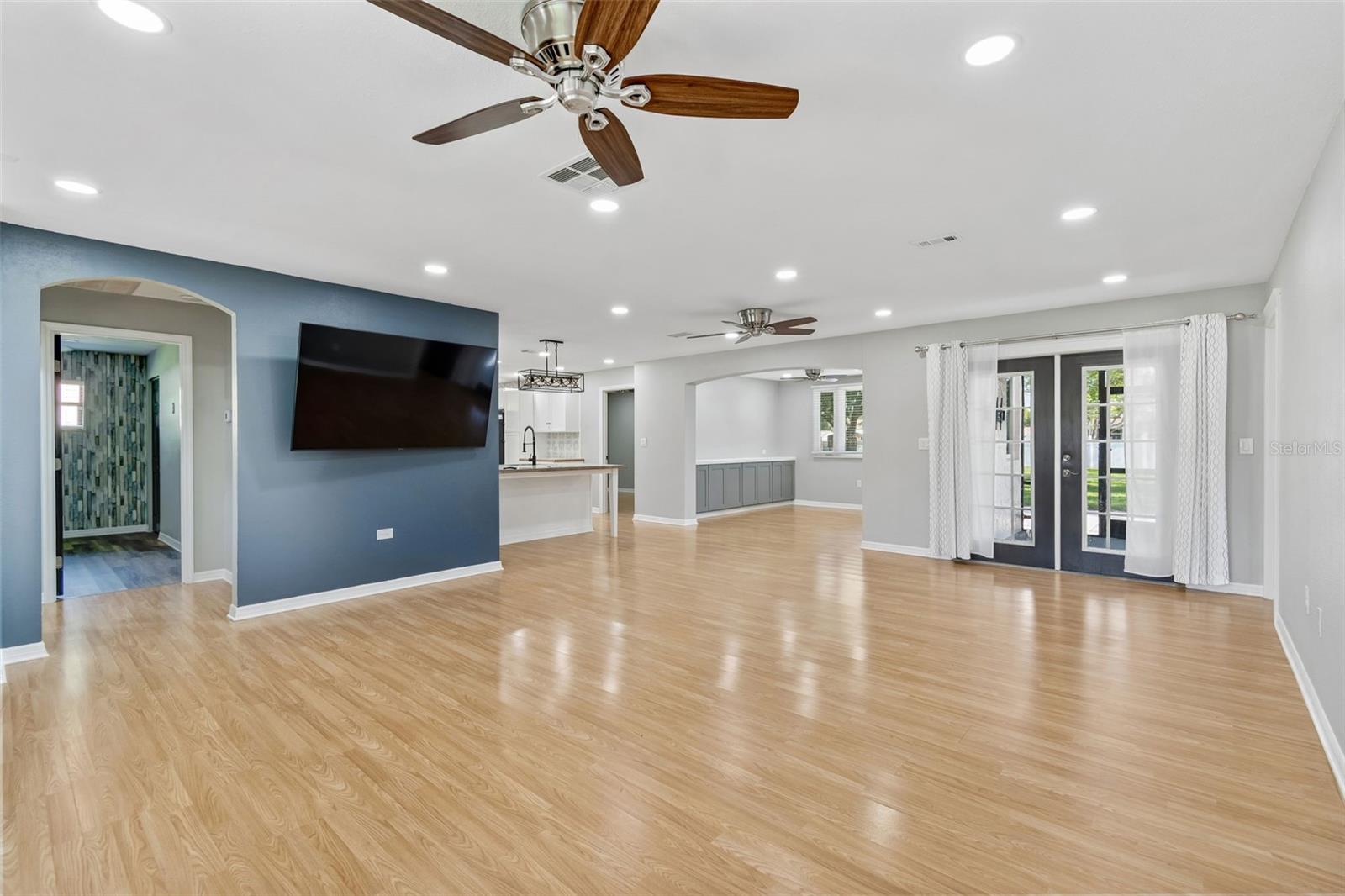 9329 AMAZON DR — photo 5
