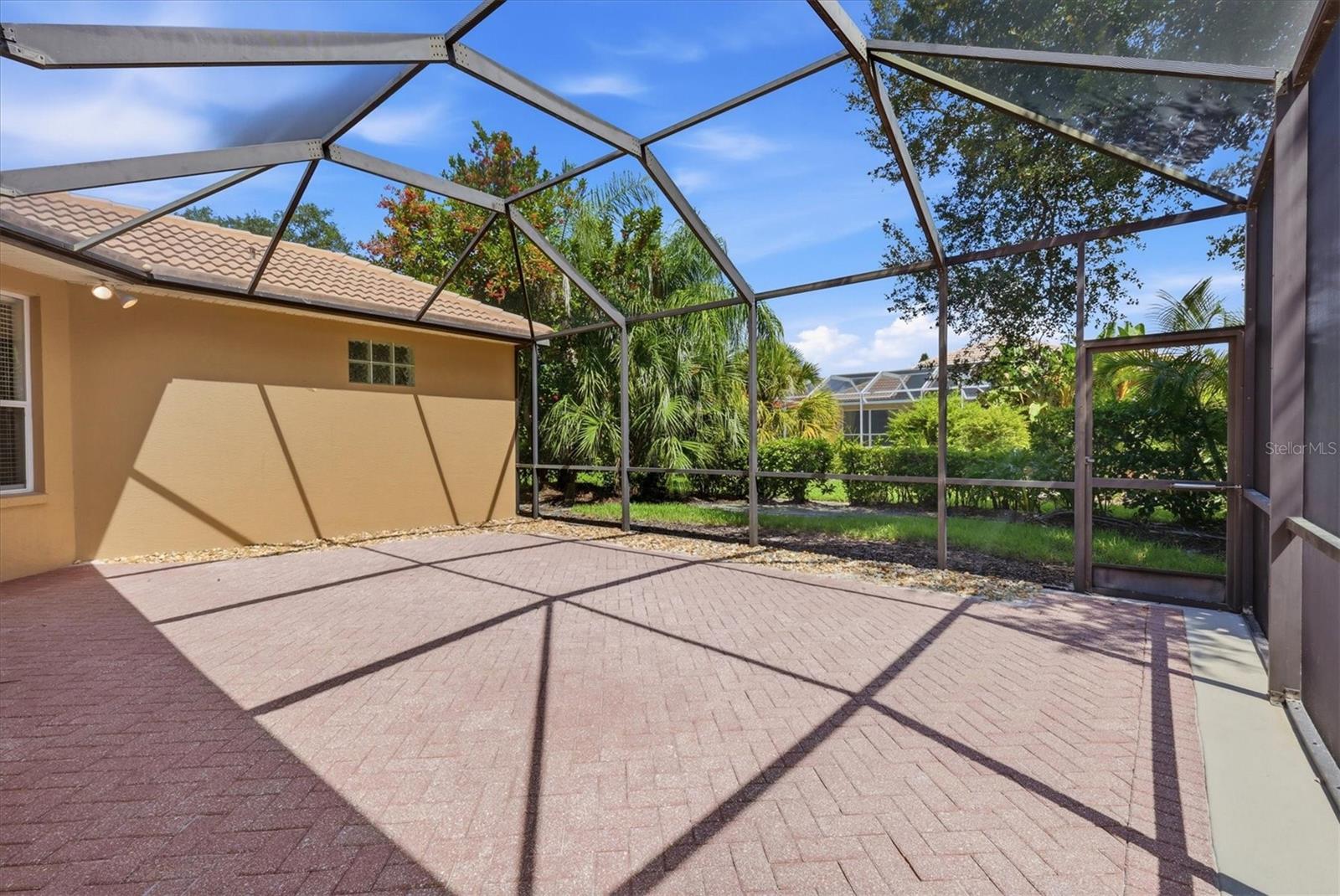 9089 WILLOW BROOK DR — photo 31