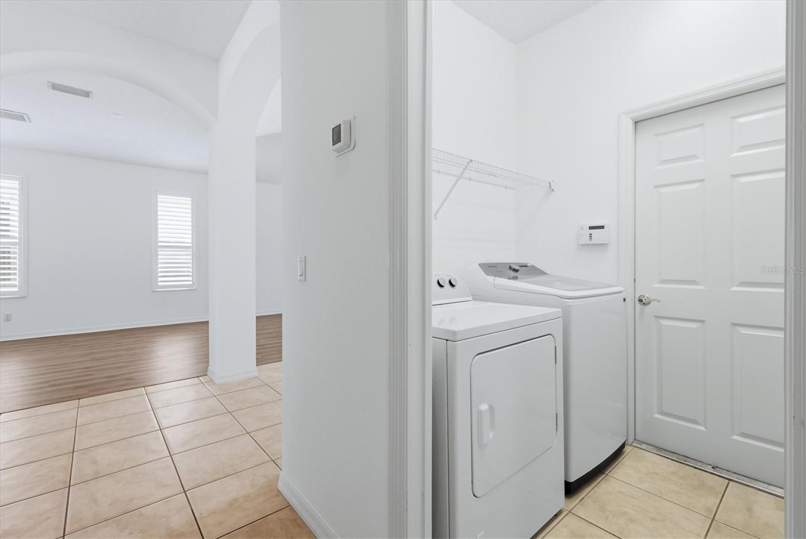 9089 WILLOW BROOK DR — photo 28