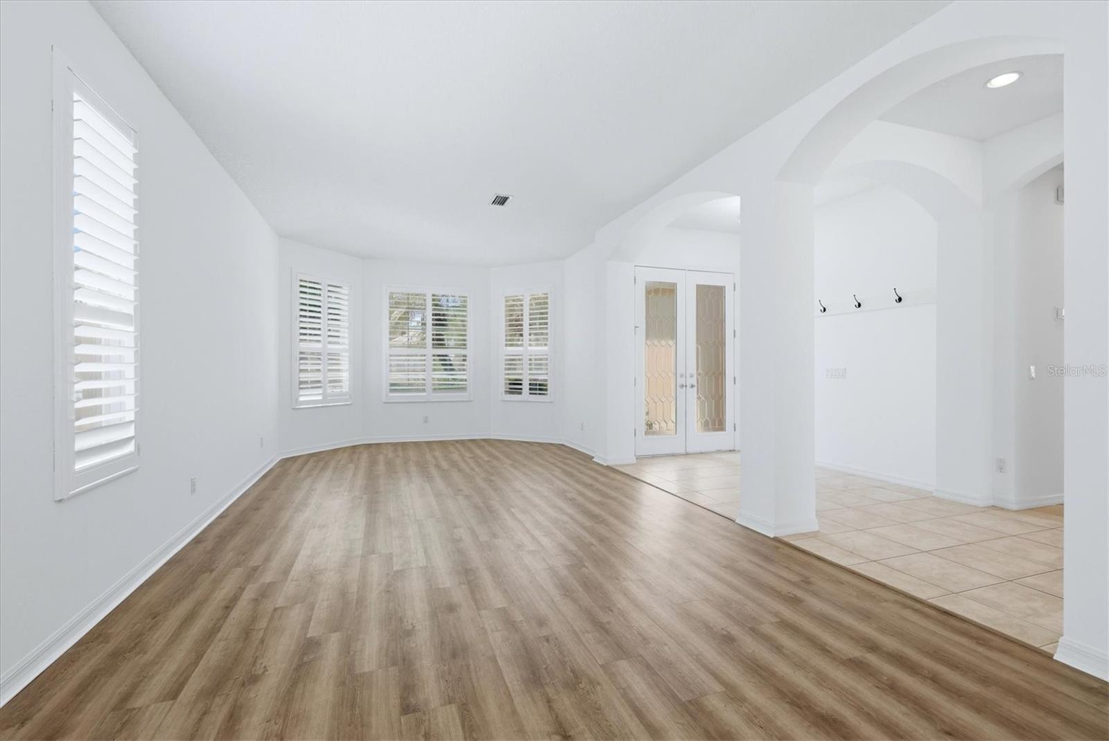 9089 WILLOW BROOK DR — photo 8