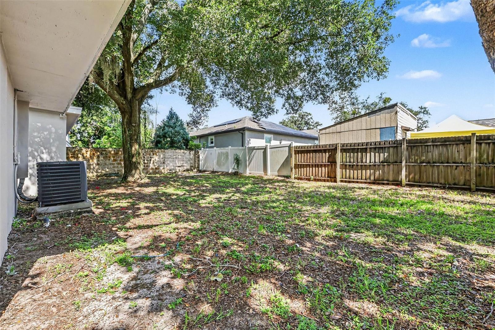 4716 E LINEBAUGH AVE — photo 6