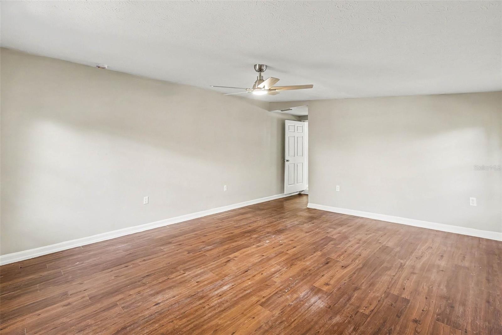 4716 E LINEBAUGH AVE — photo 16