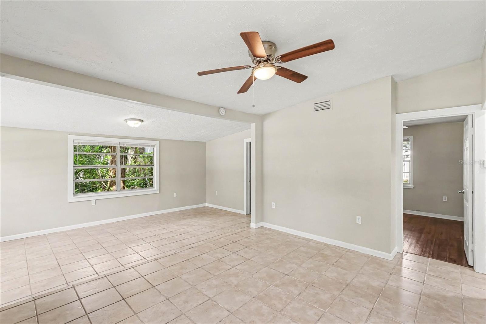 4716 E LINEBAUGH AVE — photo 10