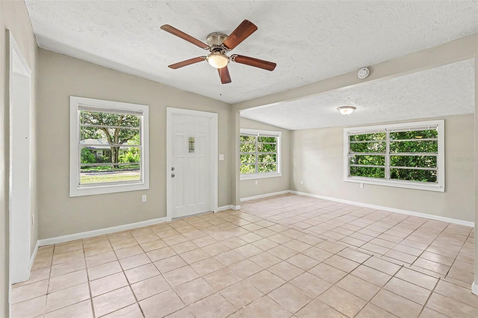 4716 E LINEBAUGH AVE — photo 9