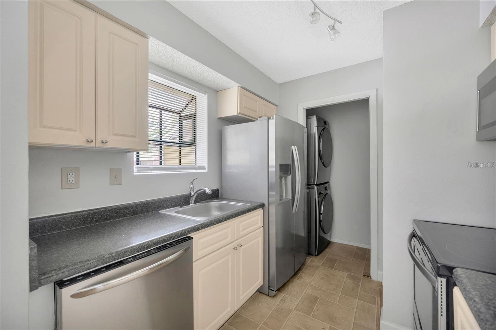 8647 MALLARD RESERVE DR #205 — photo 9