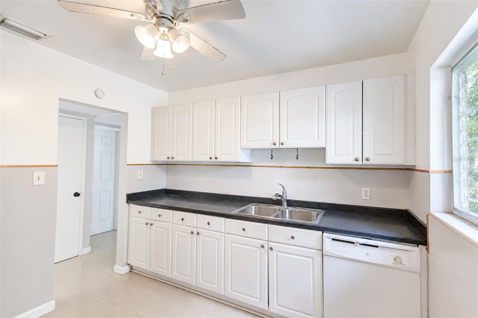 1522 TILSEN DR — photo 4