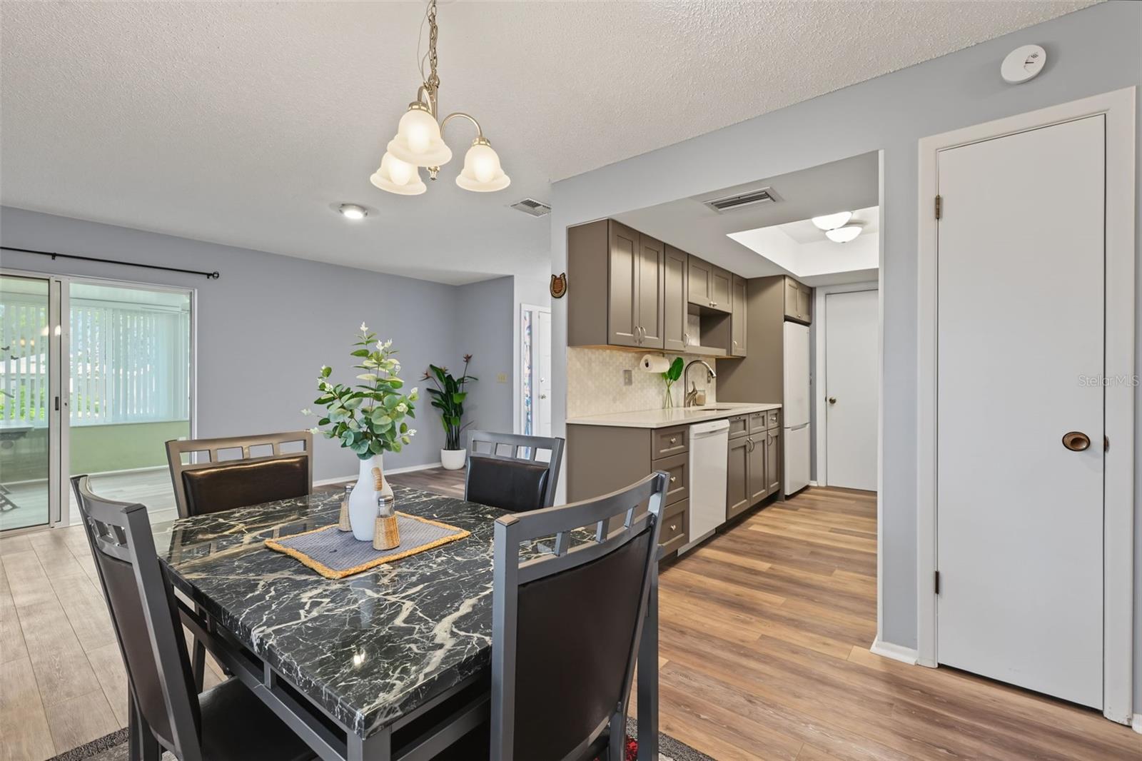 1614 BERWICK CT #D — photo 8