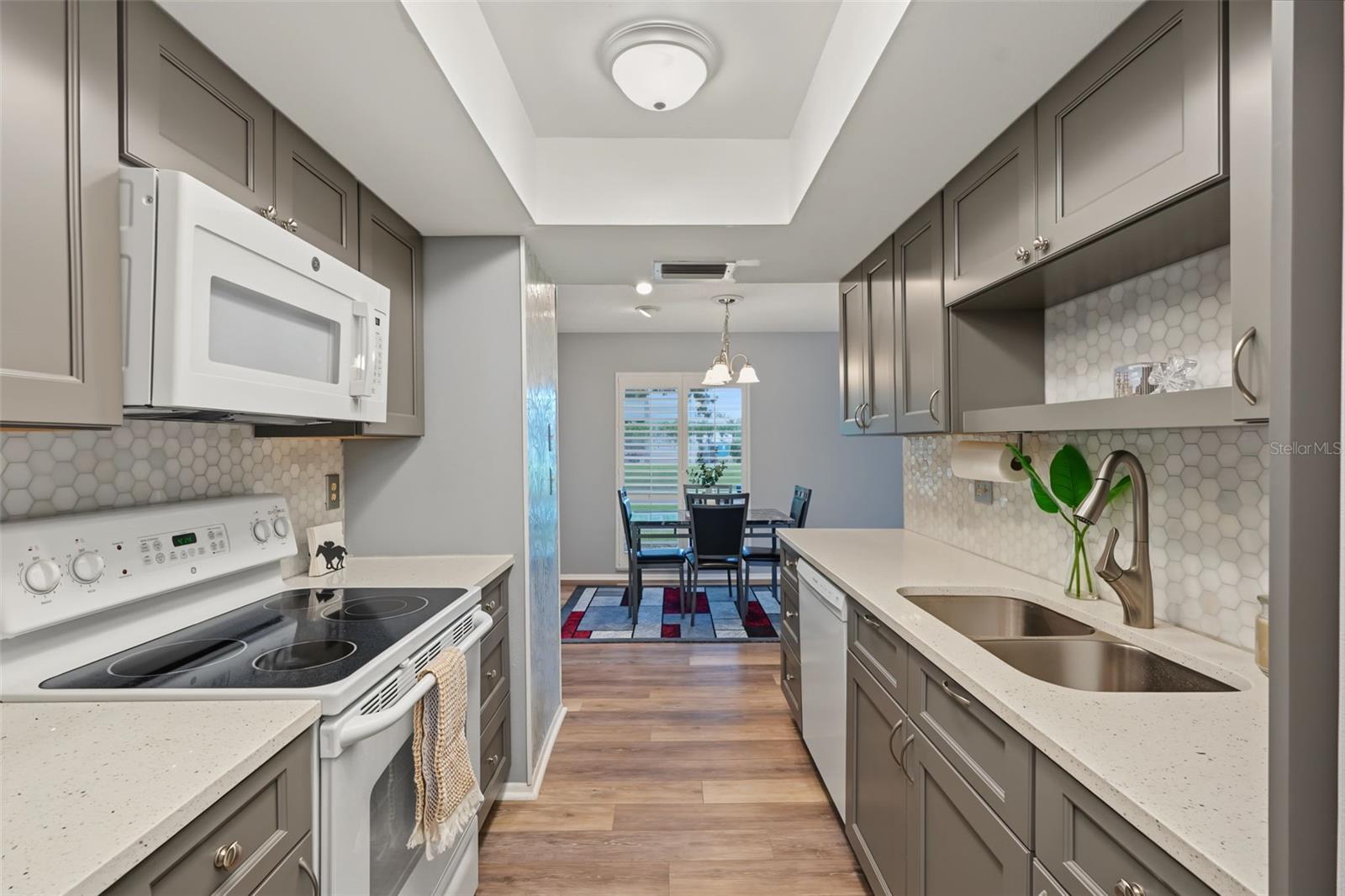 1614 BERWICK CT #D — photo 3
