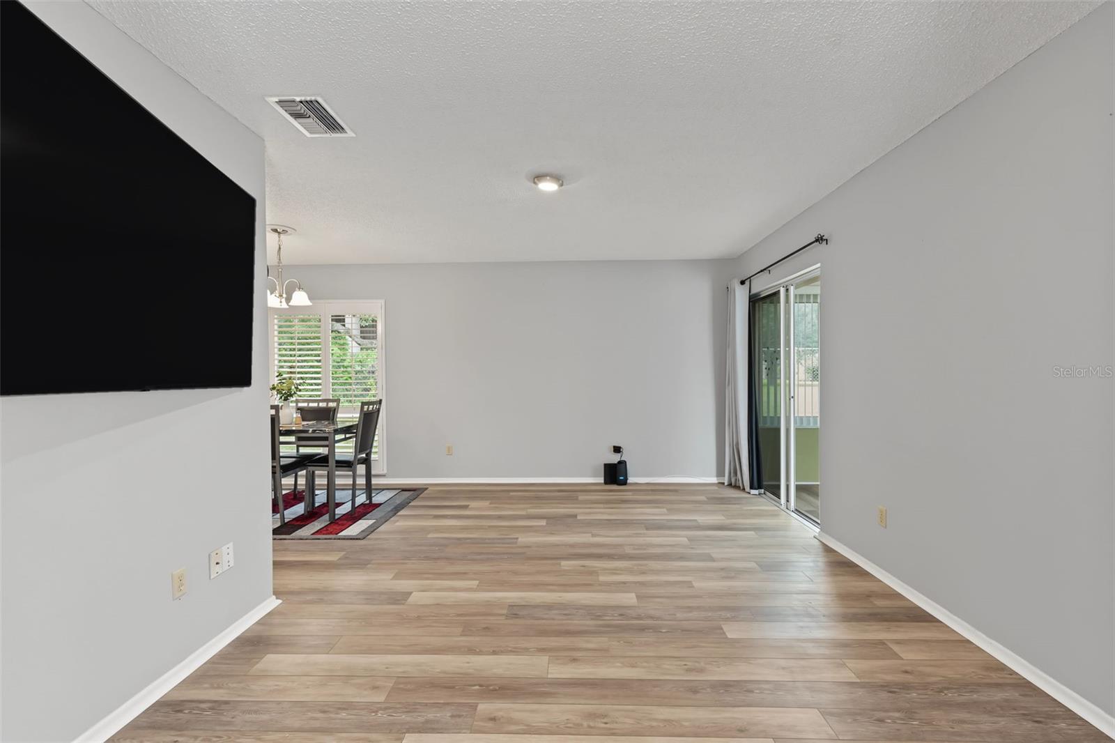 1614 BERWICK CT #D — photo 10
