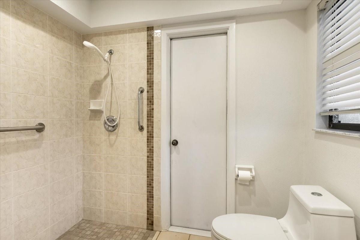 1608 BOB O LINK DR — photo 38