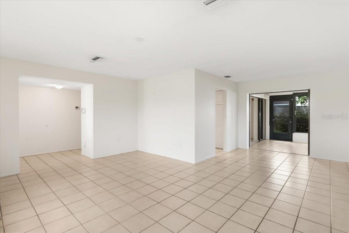 1608 BOB O LINK DR — photo 10
