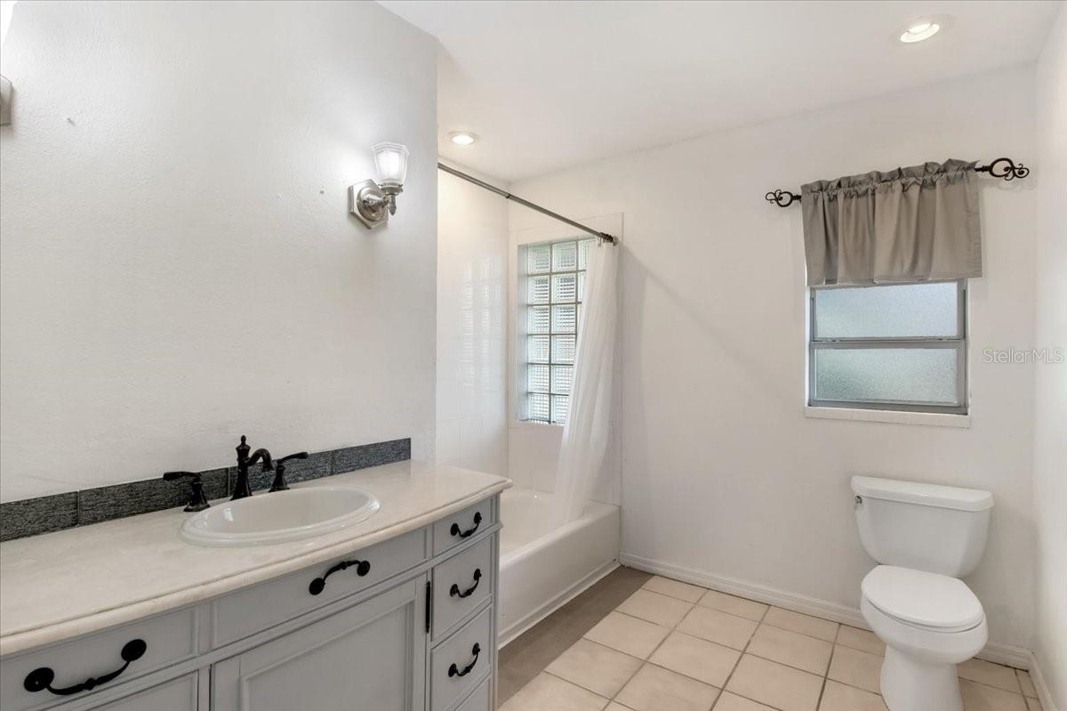 1608 BOB O LINK DR — photo 28