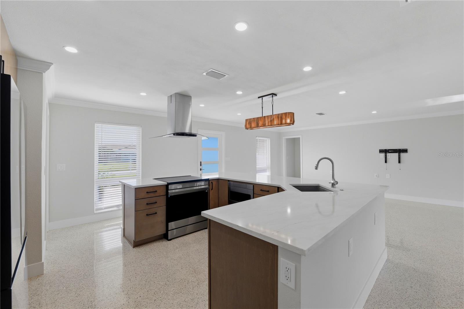 4152 13TH LN NE — photo 14