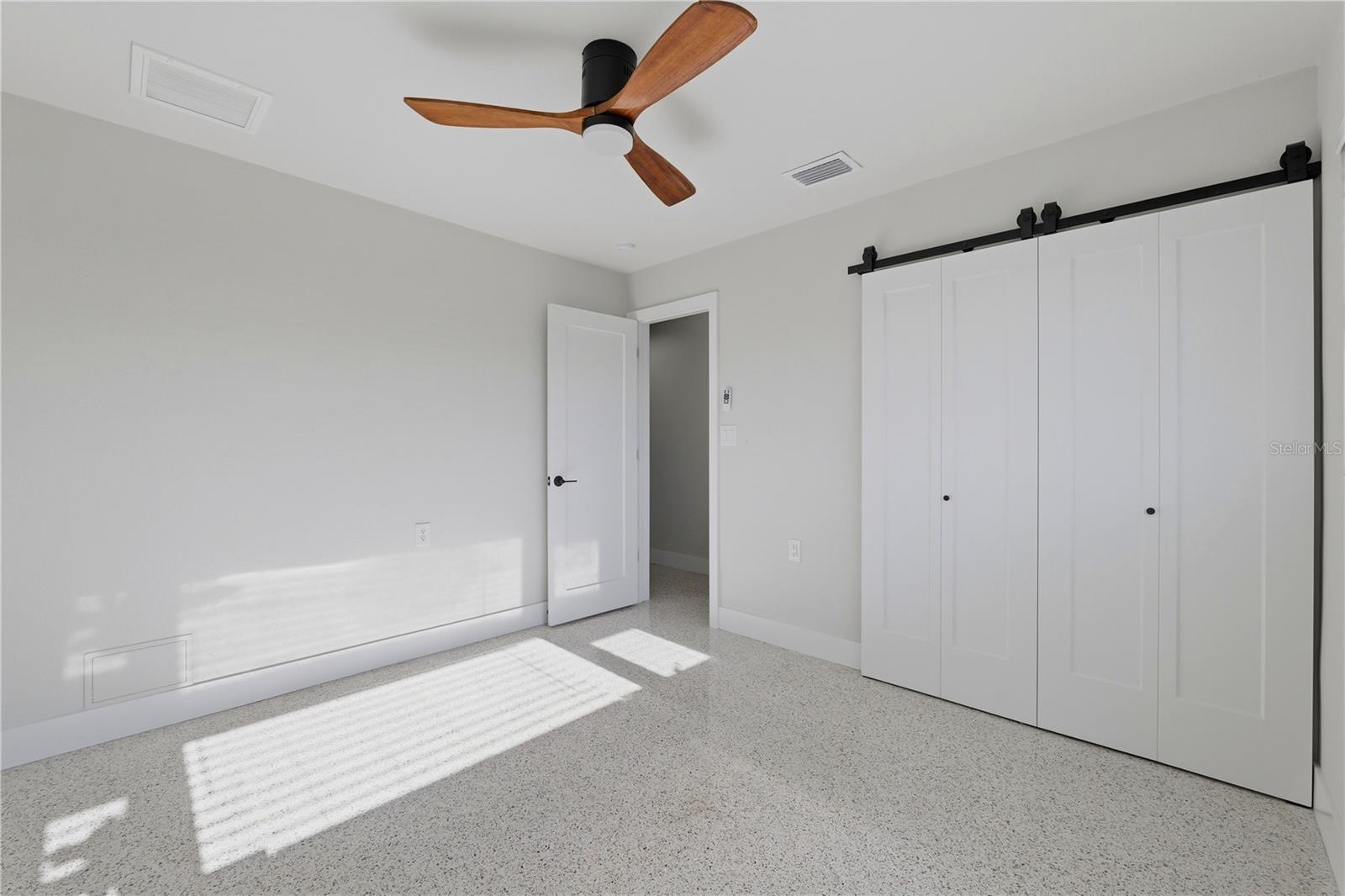 4152 13TH LN NE — photo 18