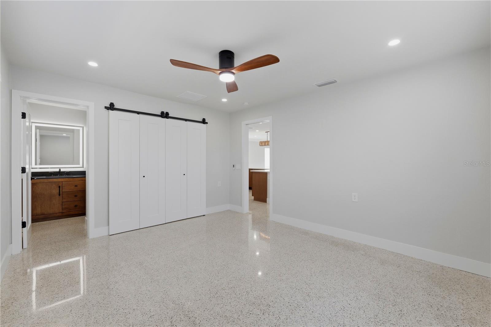 4152 13TH LN NE — photo 15
